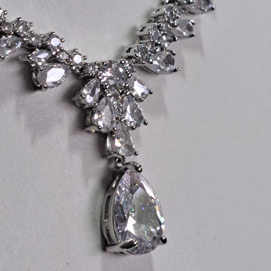 Colar Queen Zircônias RB