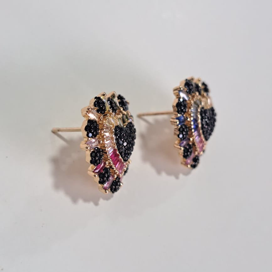Brinco Queen Coração Negro Zircônias Dourado