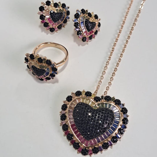 Brinco Queen Coração Negro Zircônias Dourado