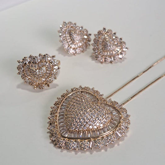 Brinco Queen Coração Zircônias Dourado