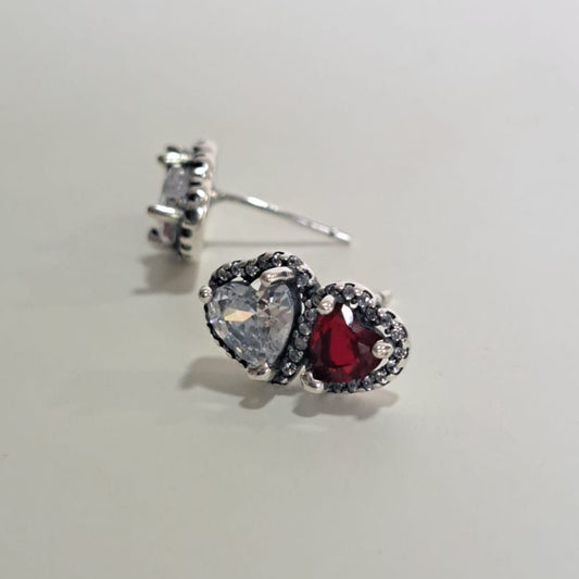 Brinco Coleção Dora Dois Corações Zircônias Vermelho