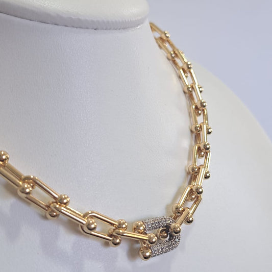 Colar U Cravejado CD