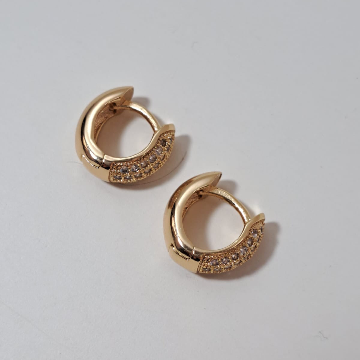 Argola Mini Cravejada Zircônias