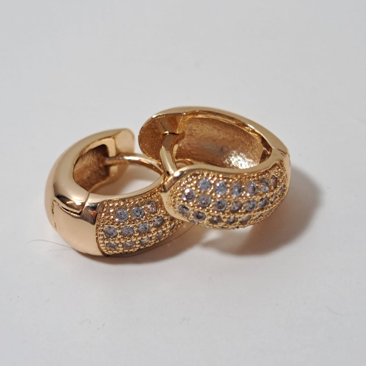 Argola Mini Cravejada Zircônias