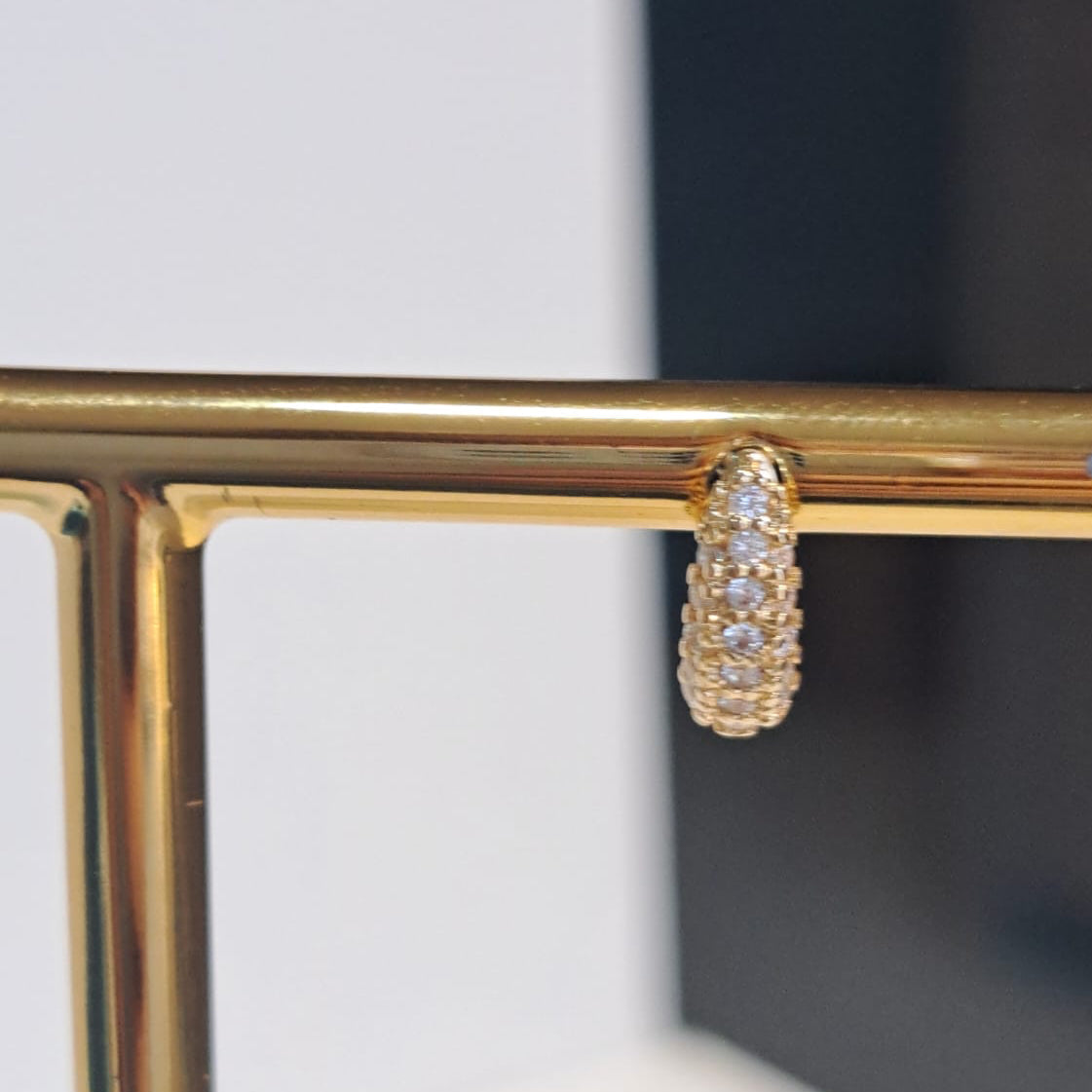 Brinco Infantil Argola Cravejado Zircônias Branca