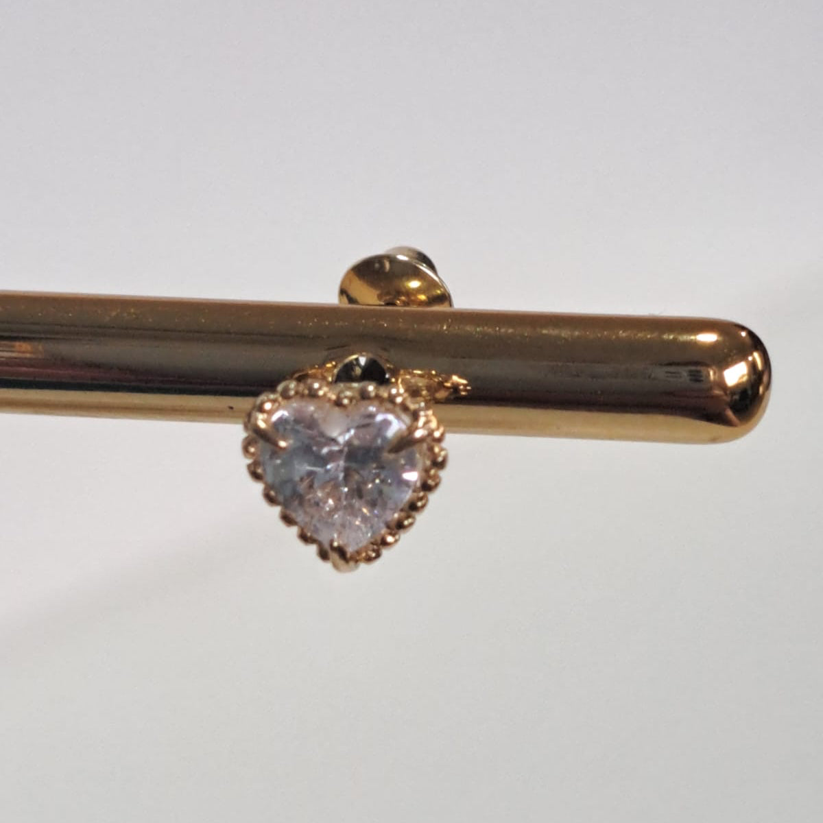 Brinco Infantil Ponto de Luz Coração Zircônia