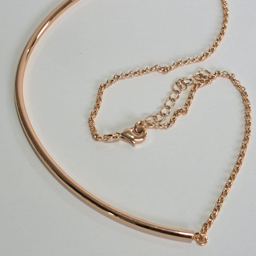 Colar Meio Aro Dourado