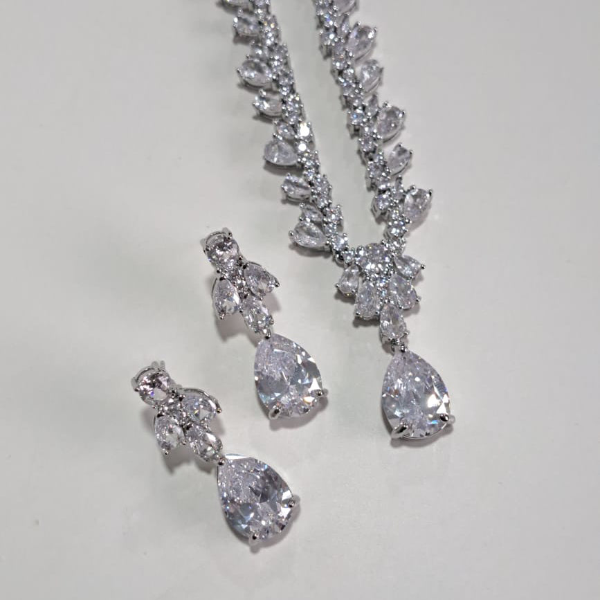 Colar Queen Zircônias RB