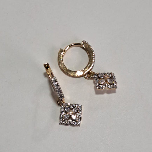 Brinco Argola Click Zircônias