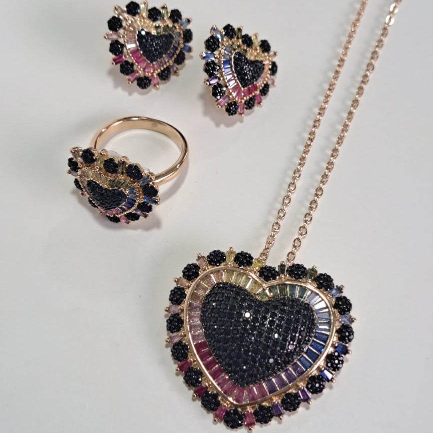 Brinco Queen Coração Negro Zircônias Dourado