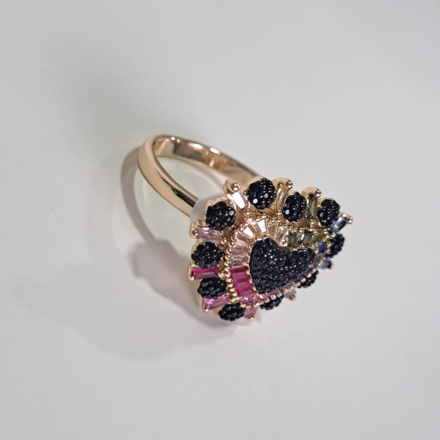 Anel Queen Coração Negro  Zircônias Dourado