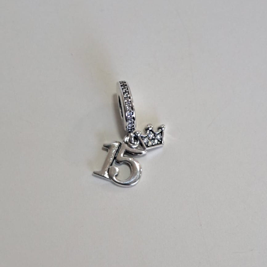 Berloque Coleção Dora 15 anos Coroa Cravejada