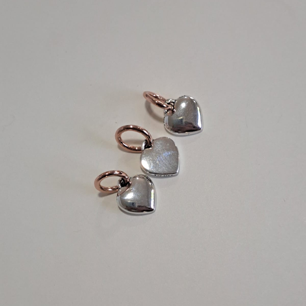 Berloque Coleção Dora 3 Corações Rosê