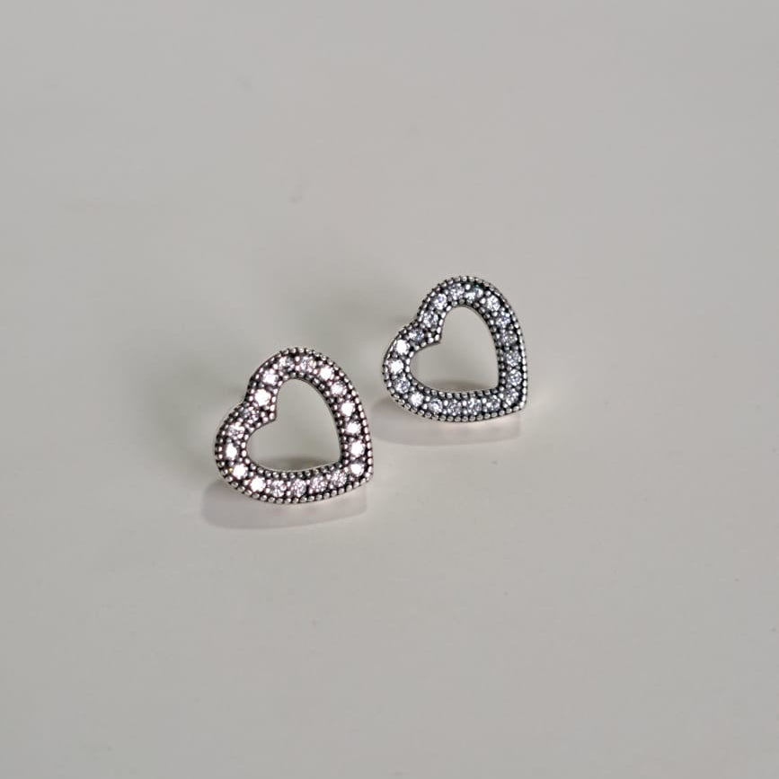 Brinco Coleção Dora  Coração Cravejado