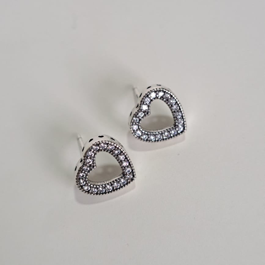 Brinco Coleção Dora  Coração Cravejado