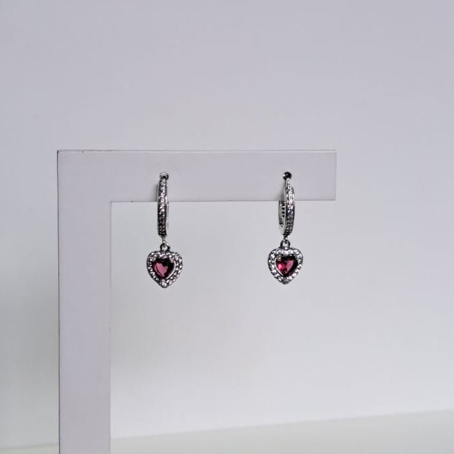 Brinco Argola Coleção Dora Coração Vermelho Cravejado