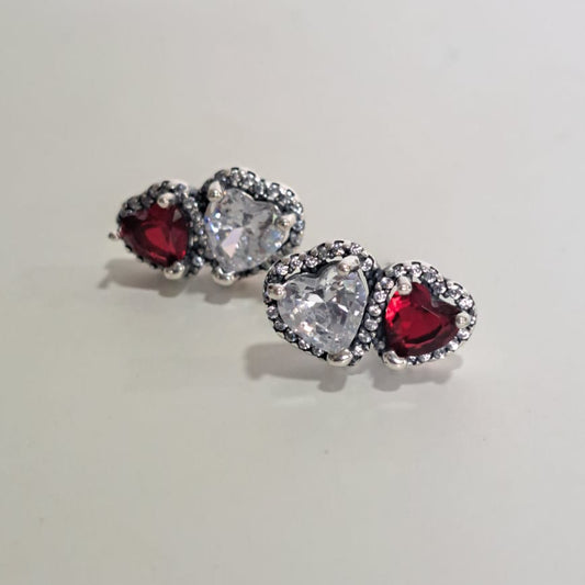 Brinco Coleção Dora Dois Corações Zircônias Vermelho