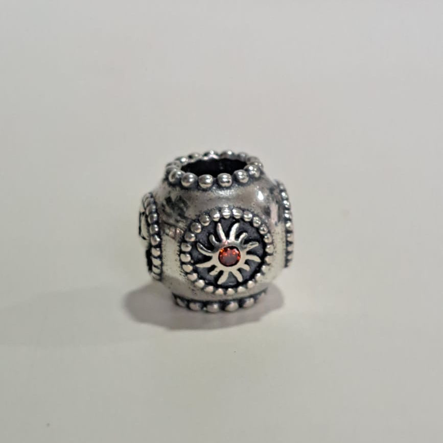 Berloque Coleção Dora Místico