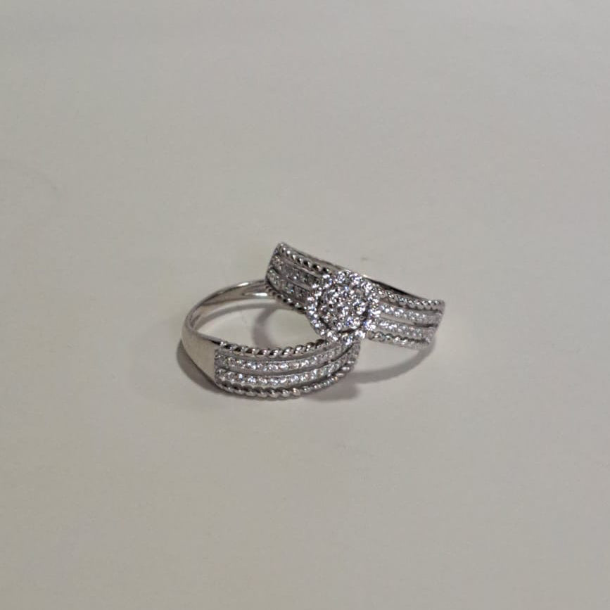 Anel Coleção Dora Aparador Cravejado Chuveiro