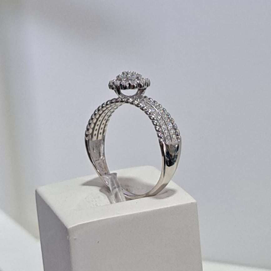 Anel Coleção Dora Aparador Cravejado Chuveiro