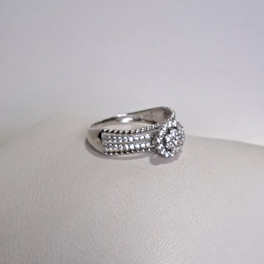 Anel Coleção Dora Aparador Cravejado Chuveiro