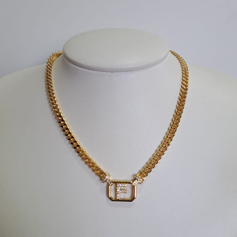 Colar Letra F Cravejada CD