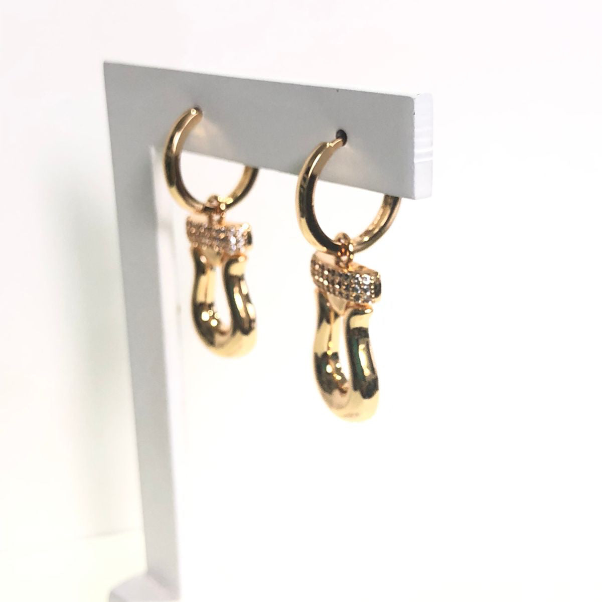 Conjunto Especial Coração Vazado Zircônias Brinco e Colar