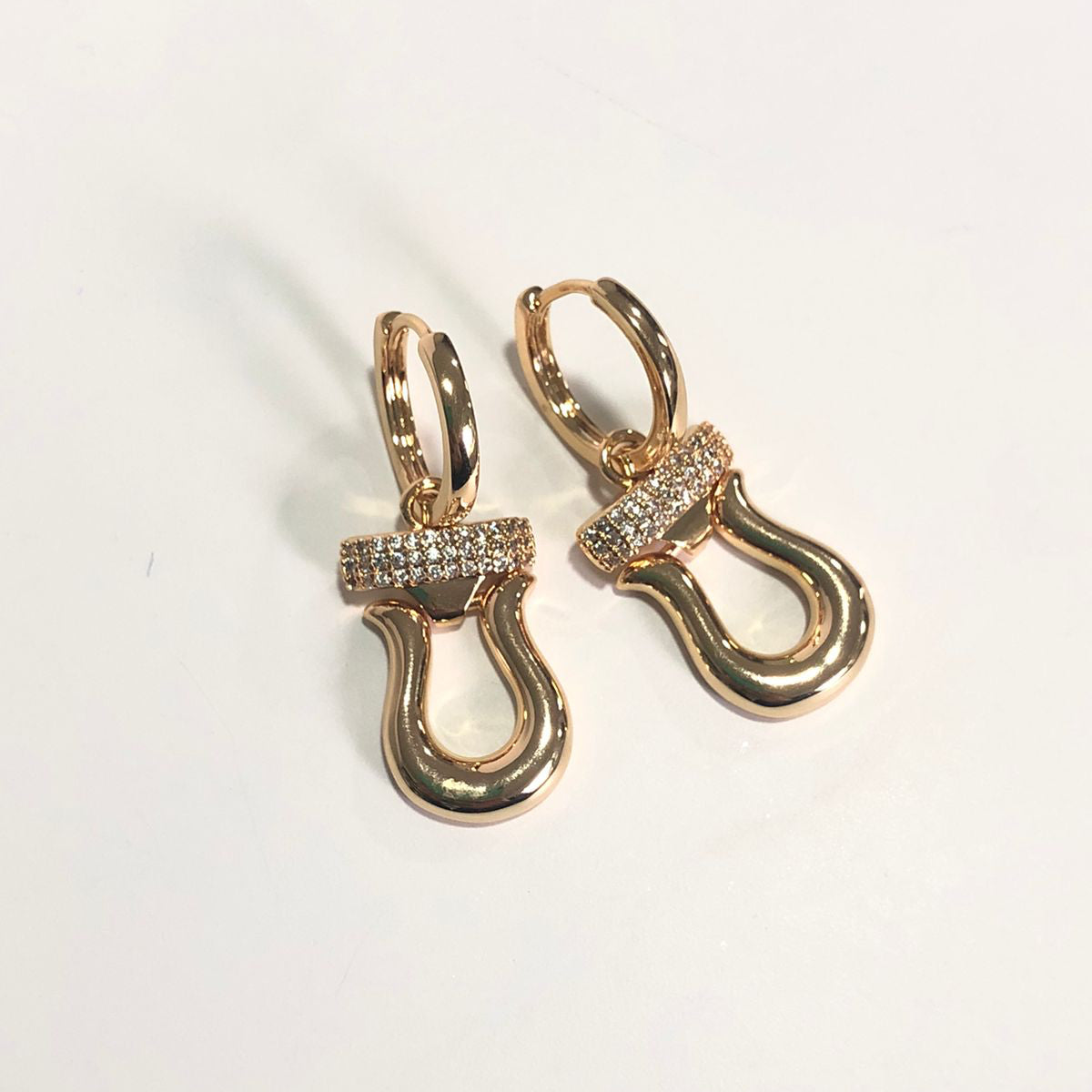 Conjunto Especial Coração Vazado Zircônias Brinco e Colar